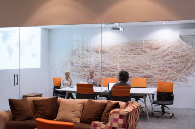 Başlangıç iş takım bir toplantıda 