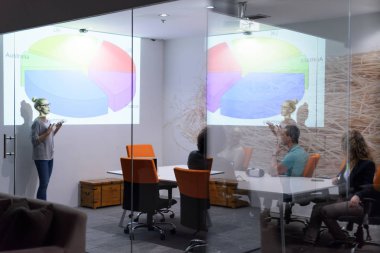 Başlangıç iş takım bir toplantıda 