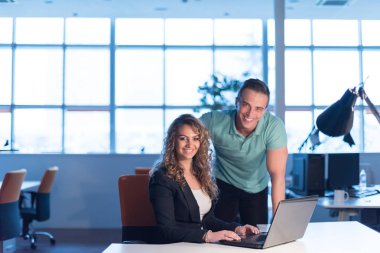 gece başlangıç Office tasarımcılar