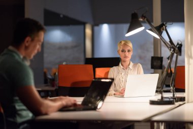 gece başlangıç Office tasarımcılar