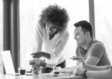 İş yerinde genç takım