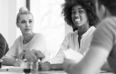 İş yerinde genç takım