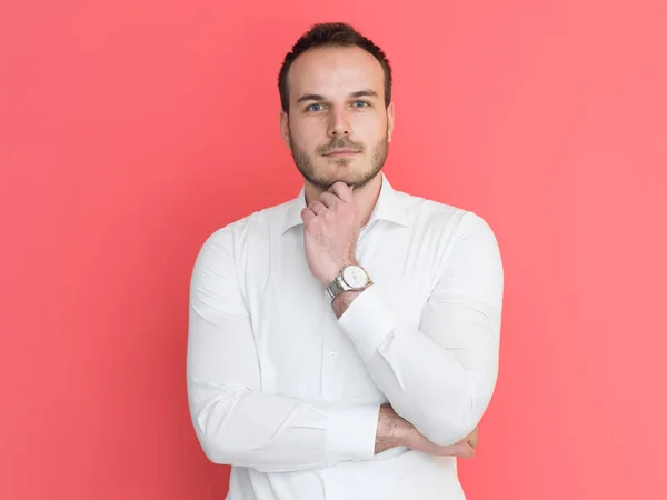 Hombre aislado sobre un fondo rojo —  Fotos de Stock