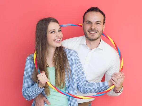 Portret van de gelukkige paar met hoelahoep — Stockfoto