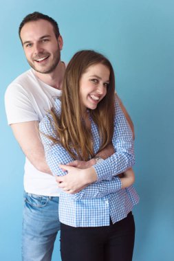 mutlu genç seven çift portresi