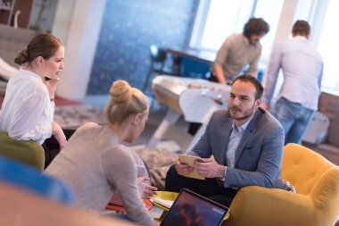 Başlangıç iş takım toplantısı 