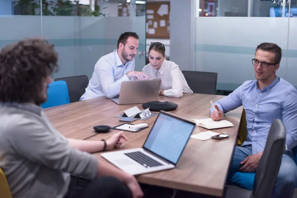 Startup Business Team Egy találkozón a modern irodaházban — Stock Fotó