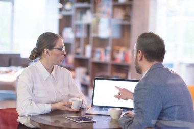 yaratıcı Office Başlangıç iş takım çalışma ile dizüstü