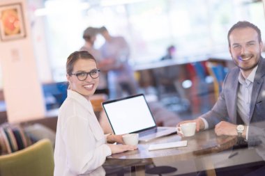 yaratıcı Office Başlangıç iş takım çalışma ile dizüstü