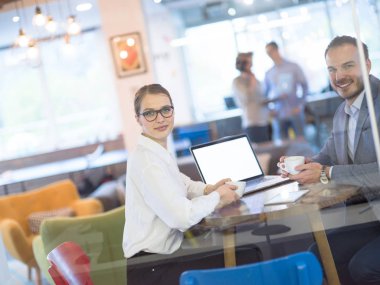 yaratıcı Office Başlangıç iş takım çalışma ile dizüstü