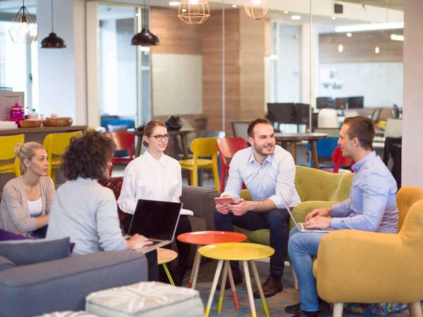 Equipe de negócios inicialização na reunião — Fotografia de Stock