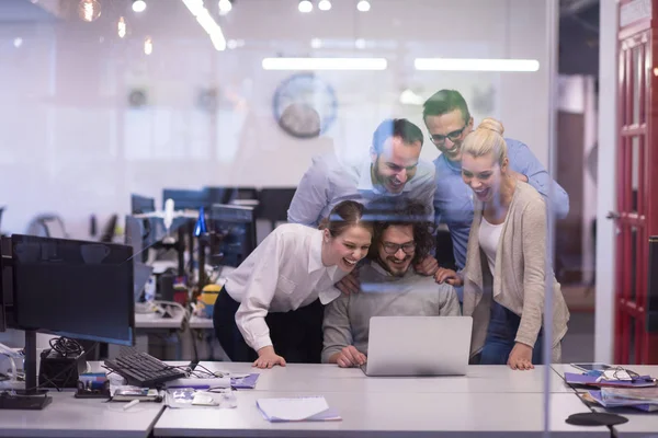 Porträtt av framgångsrika affärsmän — Stockfoto