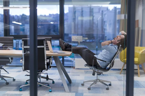 Time Relax Young Tired Casual Businessman Relaxing Desk His Office — Stock Photo, Image