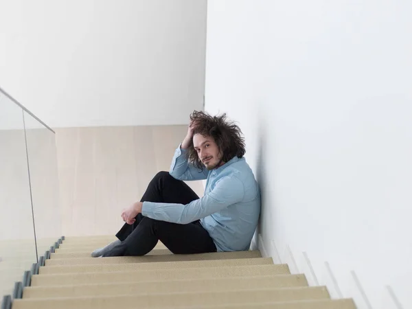 Portrait of smiling young man — Stock Photo, Image