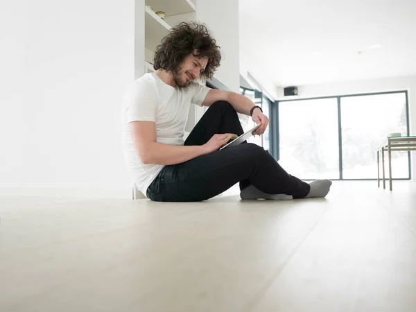 Guapo casual joven hombre — Foto de Stock