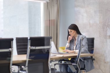 Genç kadın girişimci serbest meslek 