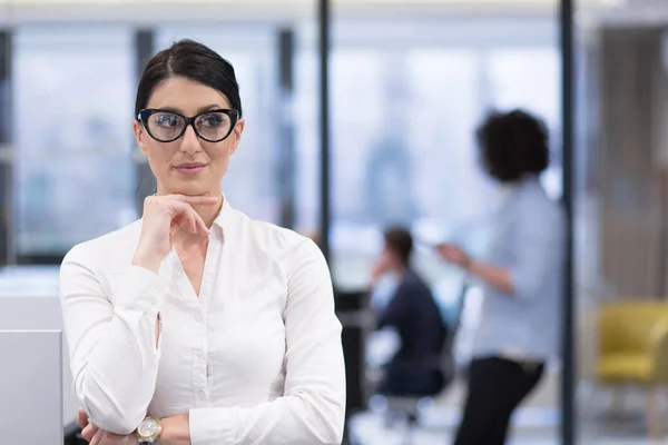 Retrato de empresária bem sucedida — Fotografia de Stock