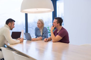 Grup genç iş adamları