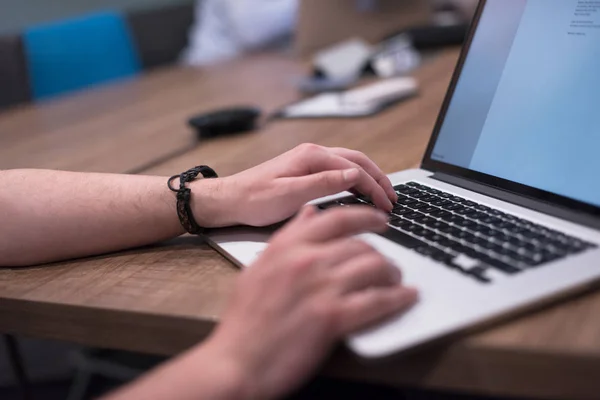 Startup Business Team ad un meeting in un moderno edificio per uffici — Foto Stock