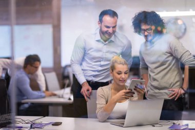 Meşgul Girişimcilik Ofisinde Başarılı İşadamlarının Portresi