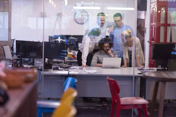 Retrato de gente de negocios exitosa — Foto de Stock