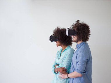 VR kulaklık gözlük kullanma çift