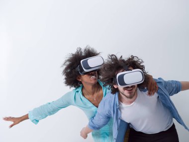 VR kulaklık gözlük kullanma çift