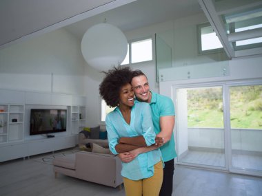 çok ırklı kaç sarılma