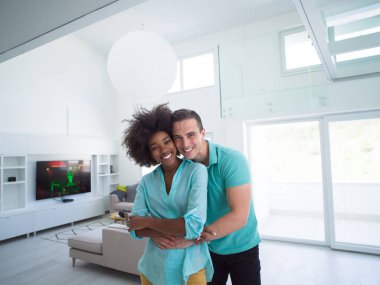 çok ırklı kaç sarılma