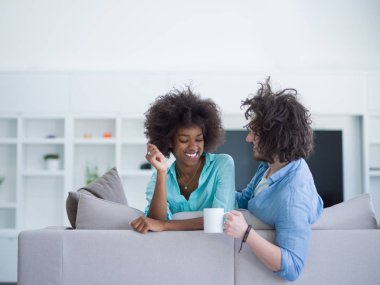 genç çok ırklı bir çift 