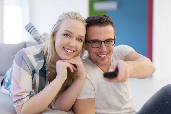 Young couple on watching television — Stock Photo, Image