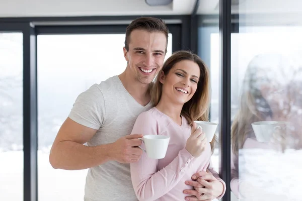 Romántico feliz joven pareja Imagen de stock