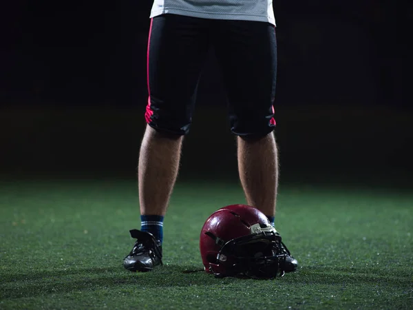 Closeup hráč amerického fotbalu a helmu — Stock fotografie