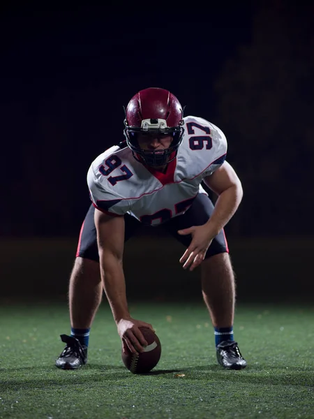 American football speler voetbalspel starten — Stockfoto