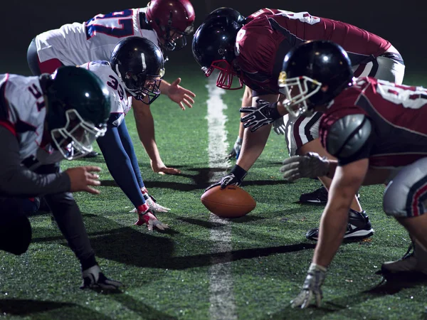 American Football Spieler sind bereit für den Start — Stockfoto