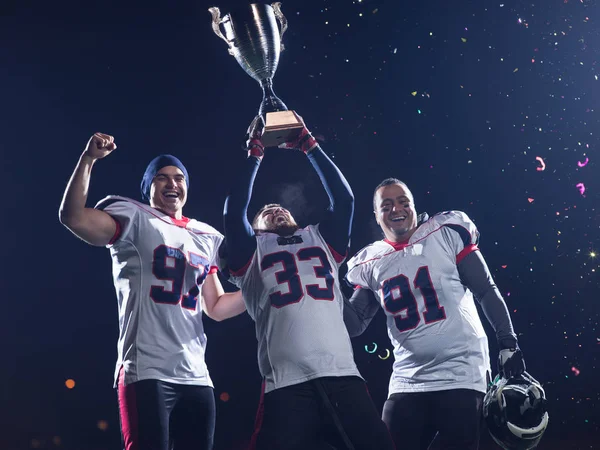 Amerikanische Fußballmannschaft feiert Sieg — Stockfoto