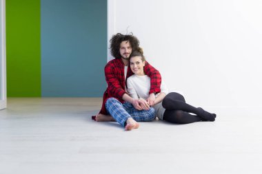 iki yeni evlerinde sarılma