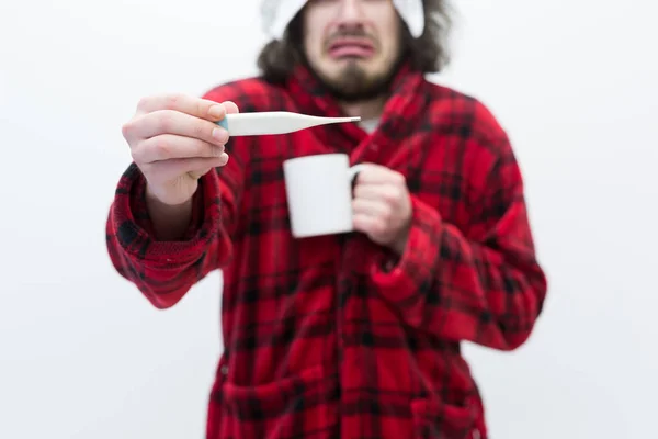 Hombre con gripe y fiebre — Foto de Stock