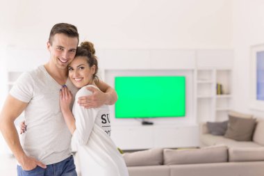 iki yeni evlerinde sarılma