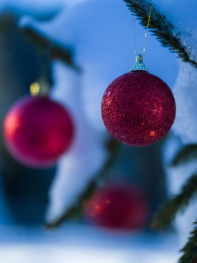 Noel ağacı topu dekorasyon