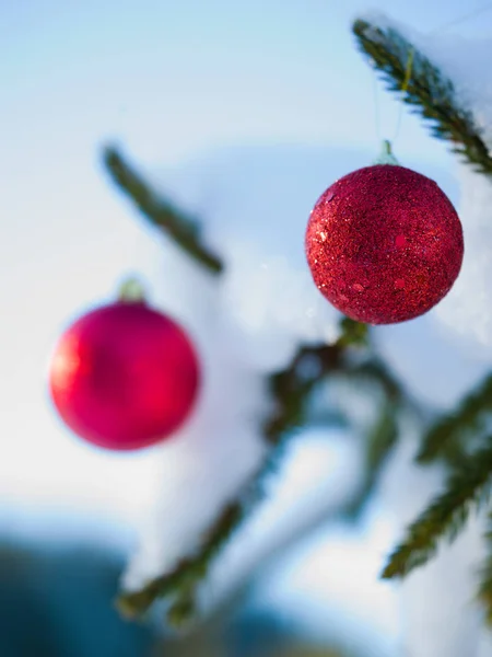 クリスマス ツリーのボール飾り — ストック写真