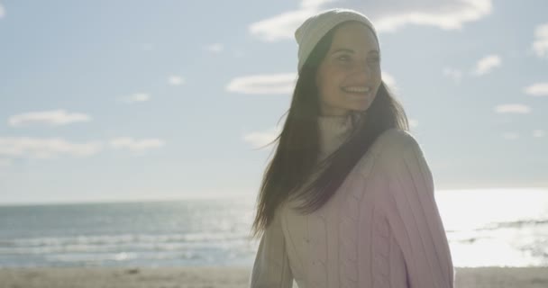 Jonge Mooie Vrouw Het Strand — Stockvideo