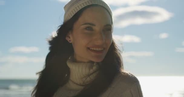 Young Beautiful Woman Beach — Stock Video