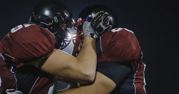 Joueurs Football Américains Amuser Frapper Avec Casque — Photo