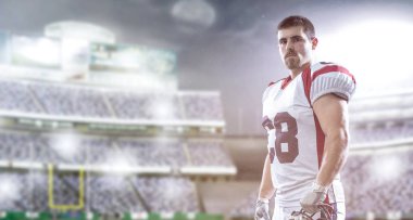 Amerikan futbolu oyuncusu büyük modern stadyum sahada izole