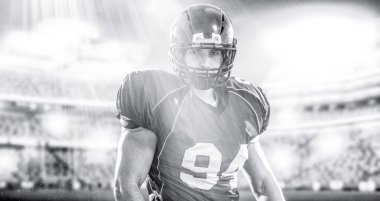 Amerikan futbolu oyuncusu büyük modern stadyum sahada izole