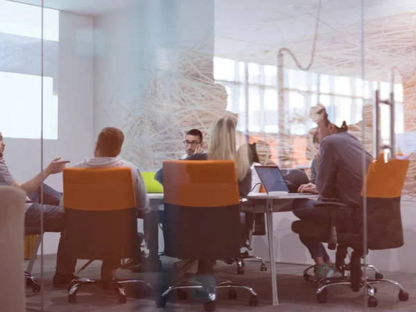 Start Unternehmen Junge Kreative Menschen Treffen Sich Büro Und Notieren — Stockfoto