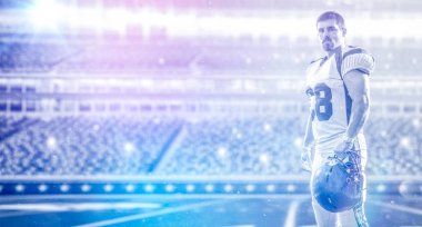 Amerikan futbolu oyuncusu büyük modern stadyum sahada izole