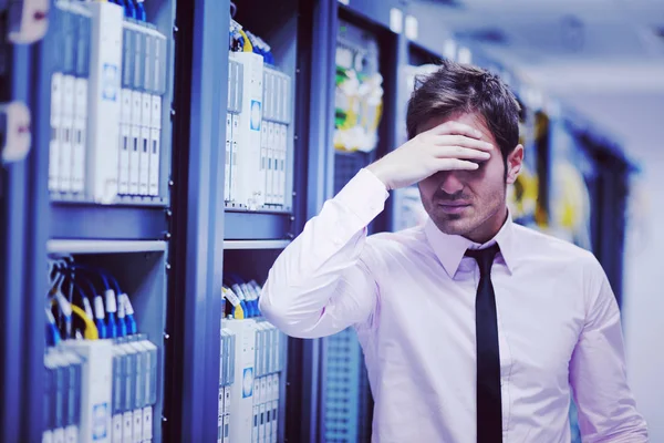 Jovem Bonito Homem Negócios Engeneer Datacenter Servidor Quarto — Fotografia de Stock