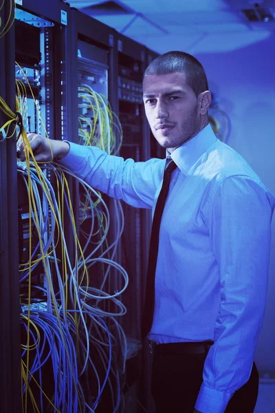 Jovem Bonito Homem Negócios Engeneer Datacenter Servidor Quarto — Fotografia de Stock